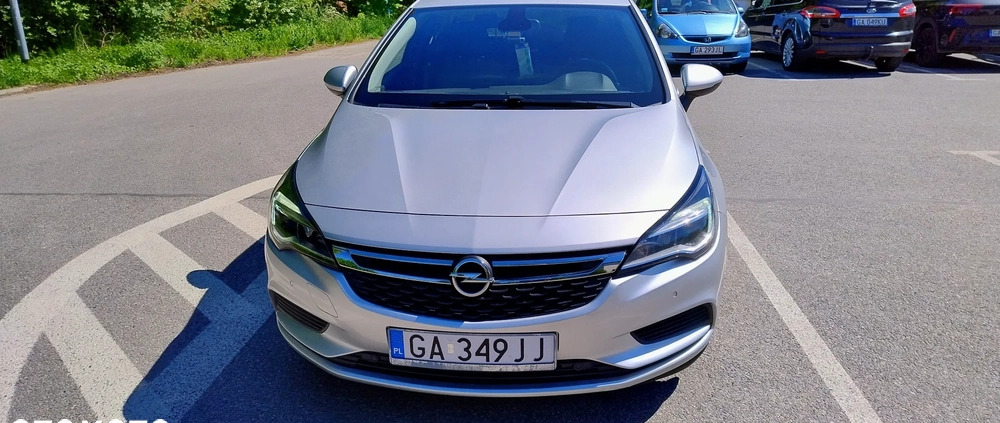 Opel Astra cena 39900 przebieg: 145000, rok produkcji 2018 z Gdynia małe 29